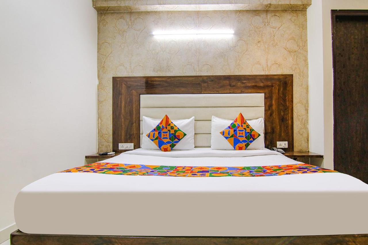 Fabhotel Airport Avalon Near Igi Airport New Delhi Bagian luar foto