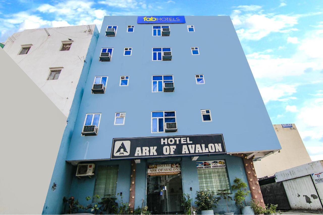 Fabhotel Airport Avalon Near Igi Airport New Delhi Bagian luar foto