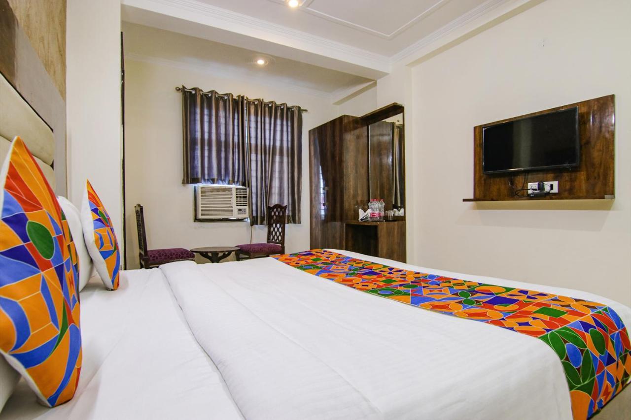 Fabhotel Airport Avalon Near Igi Airport New Delhi Bagian luar foto