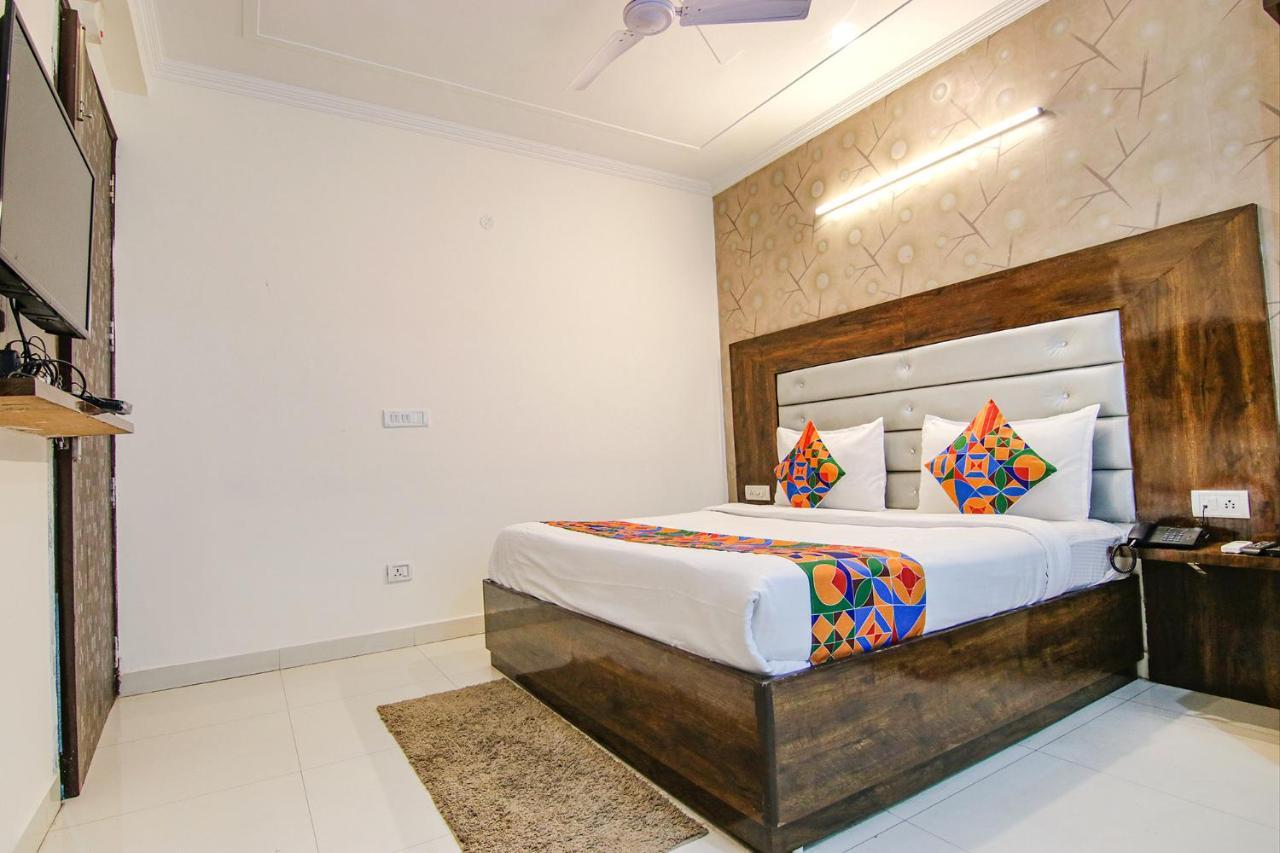 Fabhotel Airport Avalon Near Igi Airport New Delhi Bagian luar foto